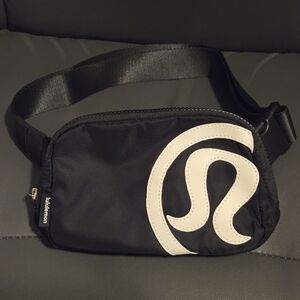 Lululemon | Belt Bag – Black – 1L – NWOT